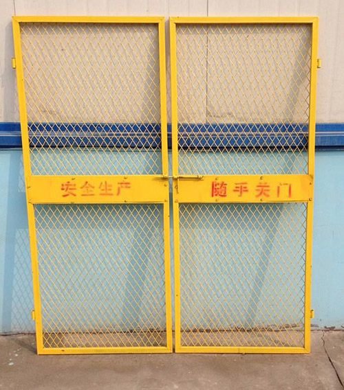 施工電梯安全門(mén)