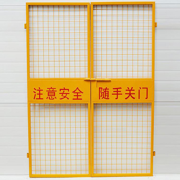 施工電梯安全門(mén)